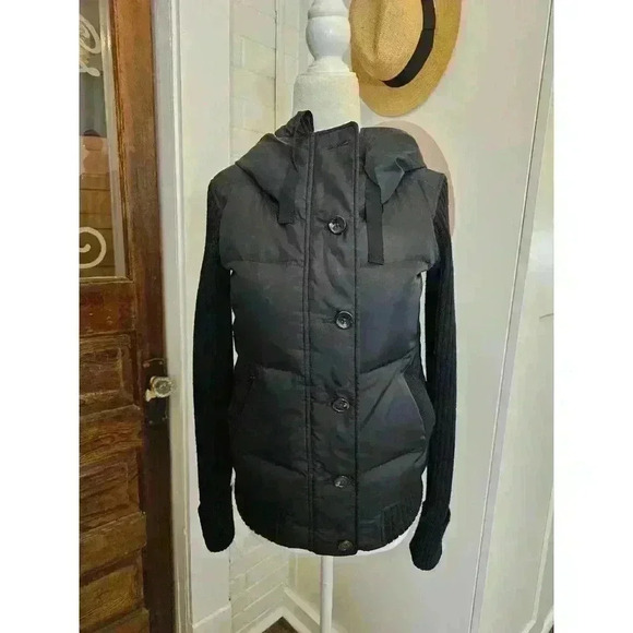 Gap '09 Women's Size XS Black Puffer Jacket with Ribbed Knit Sleeves - Picture 1 of 12